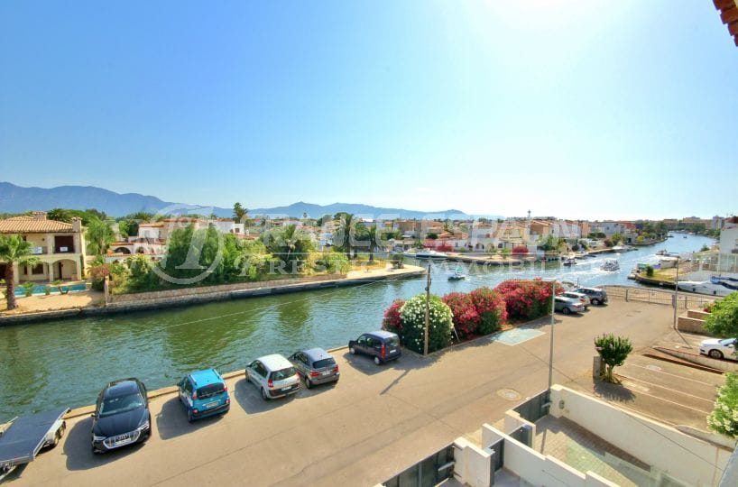 agences immobilières empuriabrava: appartement vue sur le canal, proche plage et commerces