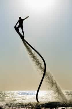 Jetski, flyboard, parachute ascensionnel, ...