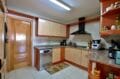 agence empuriabrava: villa 142 m², cuisine ouverte équipée avec rangements