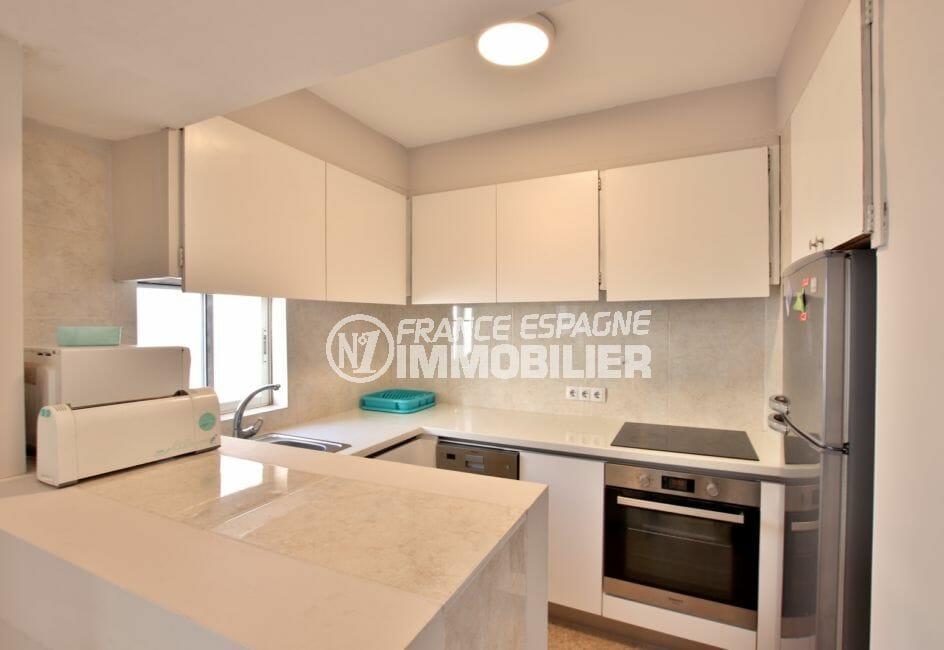 agence immobilière costa brava: villa 99 m², cuisine équipée et fonctionnnelle