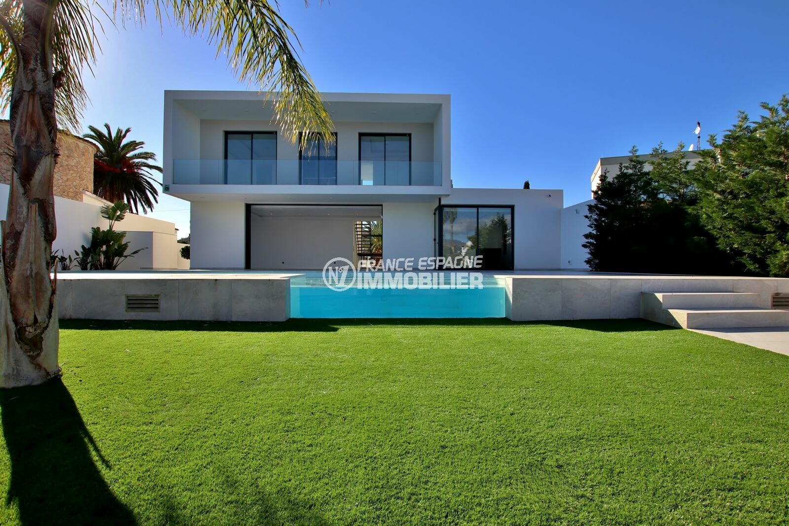 immo empuriabrava:  magniifique villa 334 m² avec amarre 19 m, grand canal, expo sud, piscine, garage