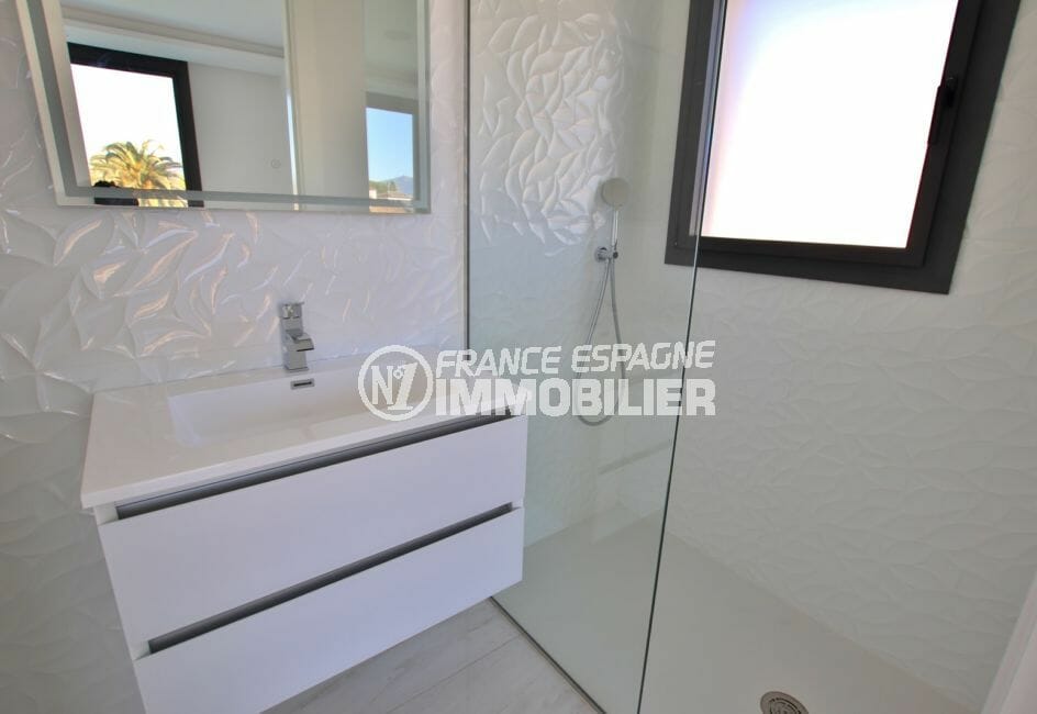 achat maison costa brava: villa 334 m², salle d'eau avec douche, suite parentale