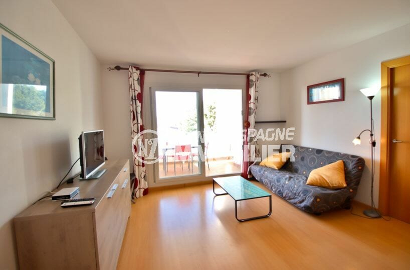 acheter appartement rosas, beau séjour avec terrasse couverte de 9 m², vue dégagée