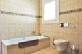 maison a vendre a empuriabrava, villa 168 m², salle de bain carrelée avec baignoire, wc