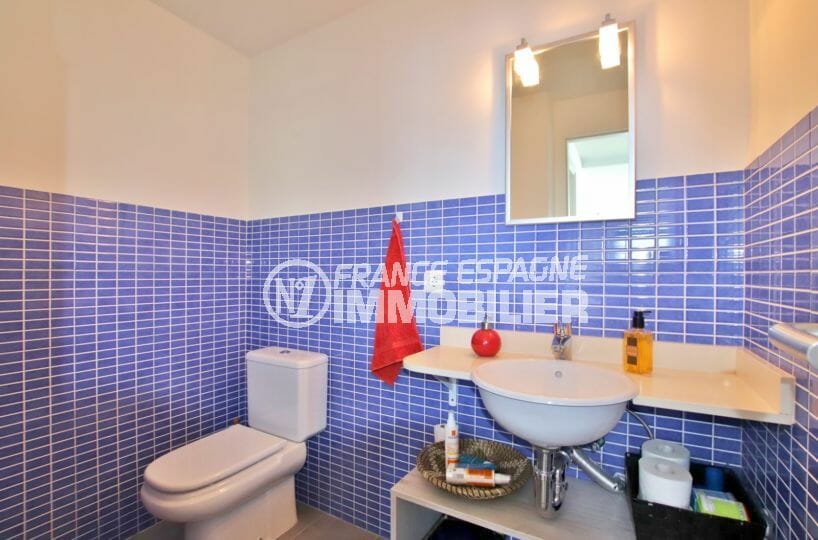 maison a vendre a rosas vue mer, 255 m² avec piscine, salle d'eau avec douche et wc