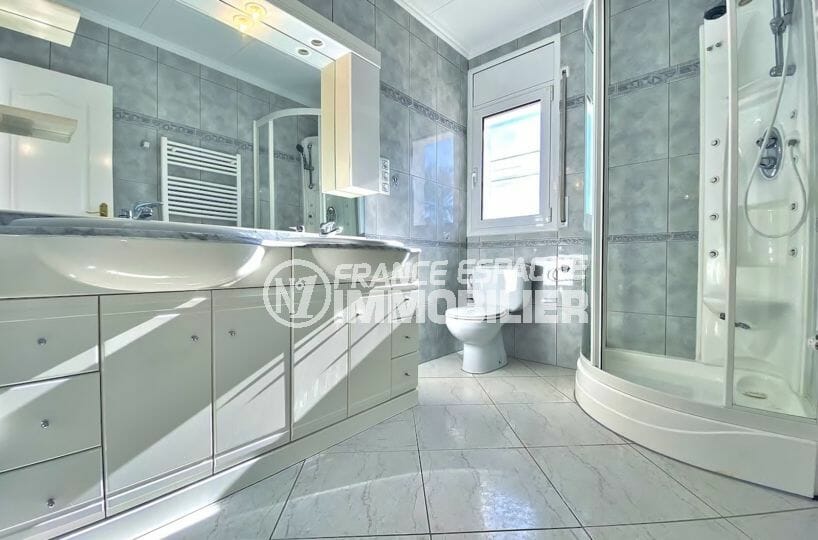 maison a vendre empuria brava, 4 pièces 128 m², salle d'eau avec douche et wc