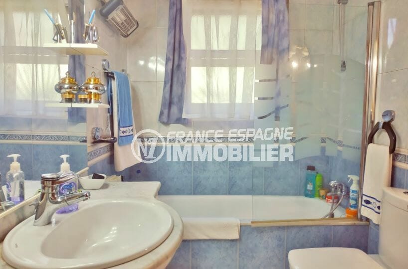 maison a vendre espagne, villa 113 m² avec amarre, 1° salle de bain, baignoire et wc