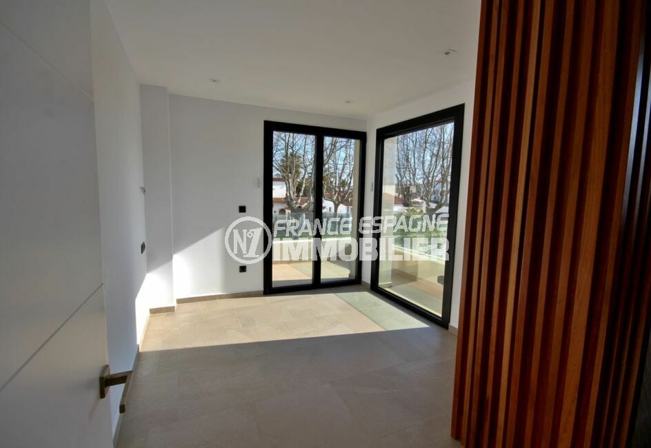 empuriabrava immo: villa 5 pièces 234 m² avec piscine, suite parentale avec terrasse