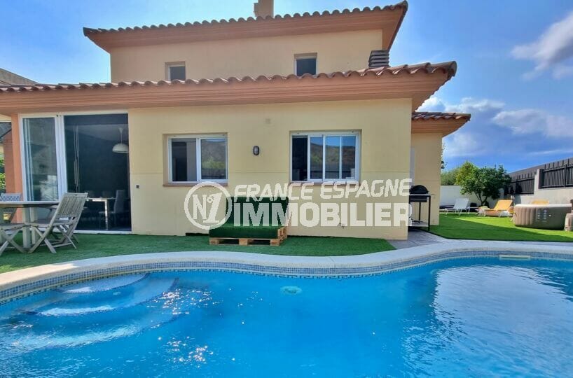 rosas immo: villa 200 m² 5 chambres sur terrain 412 m² avec terrasse et piscine