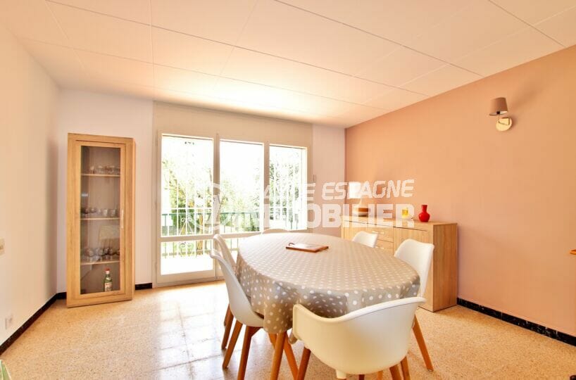 appartements a vendre a rosas, 62 m² 2 chambres, salle à manger avec accès terrasse