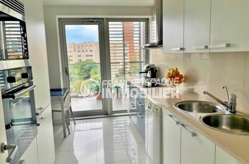 appartements a vendre costa brava, 160 m², luxe, 3 chambres, cuisine aménagée et équipée