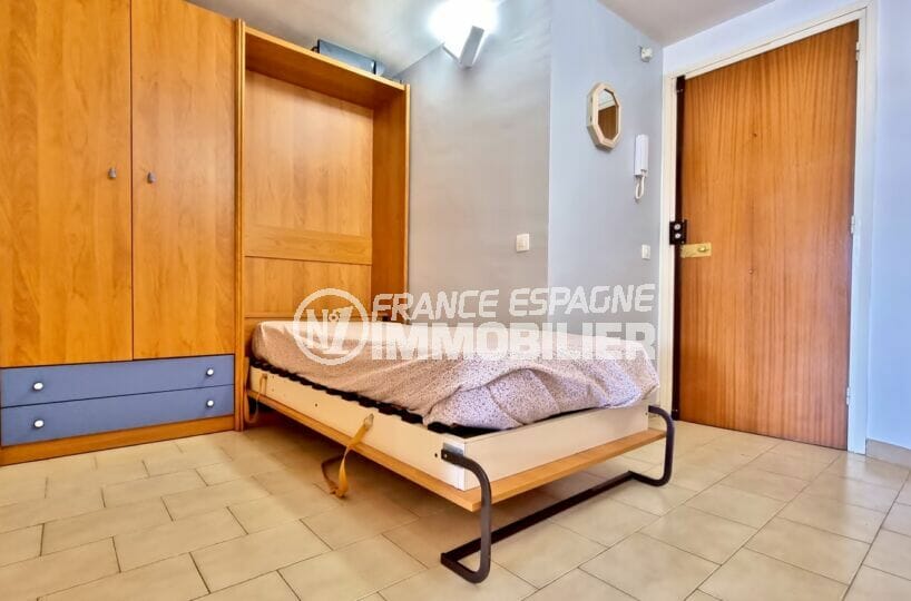 appartement a vendre empuriabrava particulier, 40 m² avec hall d'entrée équipée d'un lit escamotable