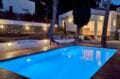 immo center roses: villa 3 chambres 140 m², superbe piscine 8 x 4 m et cusine d'été au fond