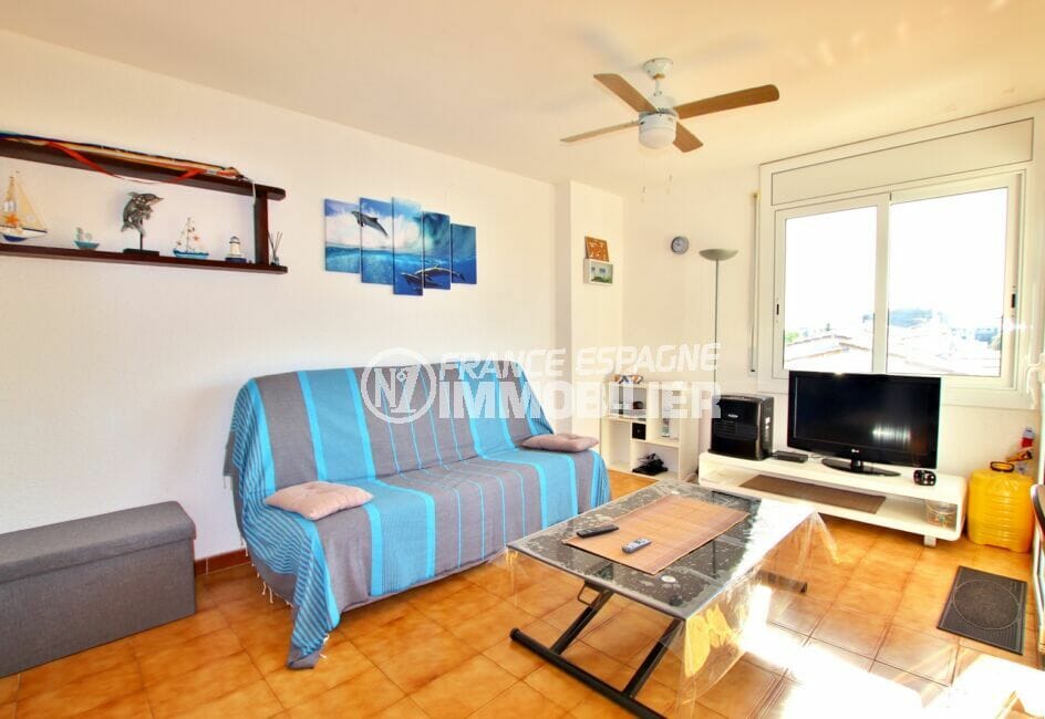 acheter appartement empuriabrava, 2 pièces 41 m², salon avec ventilateur de plafond