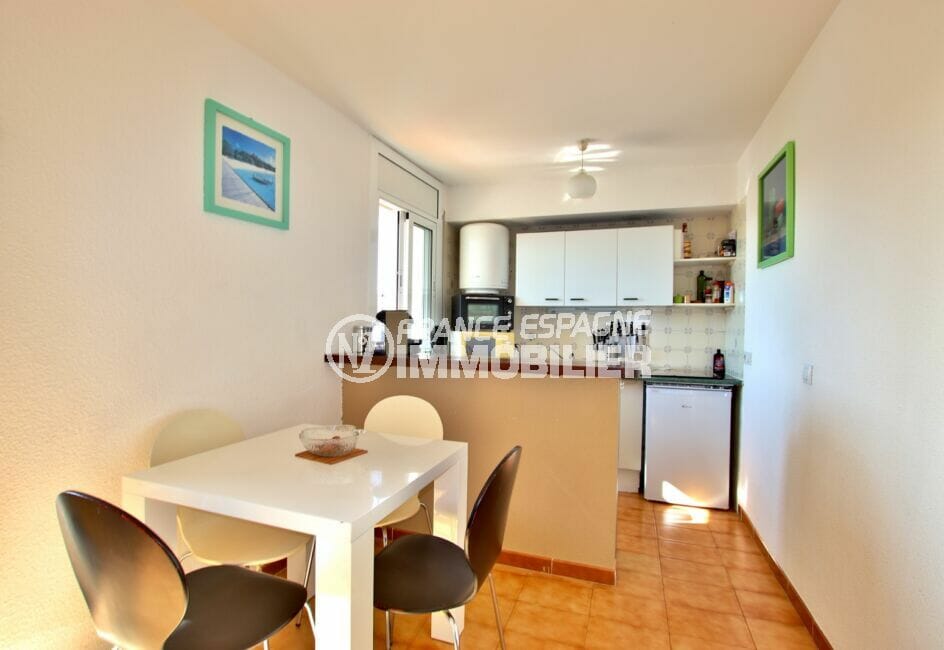 appartement à vendre à empuriabrava, 2 pièces 41 m², salle à manger avec cuisine américaine