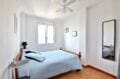 immocenter empuriabrava: appartement 2 pièces 41 m², chambre avec lit double, ventilateur plafond