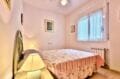 appartement a vendre roses, 2 chambres 70 m², chambre avec ventilateur de plafond