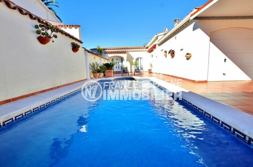 achat maison empuriabrava, 3 chambres 180 m², piscine privée de 7 m par 3 m