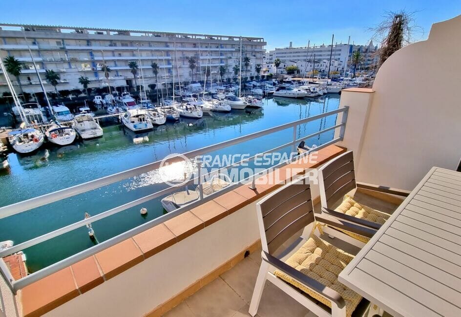immo center rosas: appartement 2 pièces 31 m², magnifique vue de la terrasse sur la marina