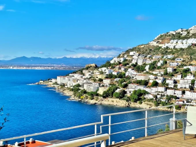 maison a vendre rosas, 5 pièces vue mer 238 m², plage 800m, secteur prisé