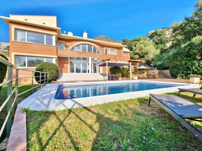 maison a vendre rosas, 6 pièces vue sur la baie 326 m², villa architecte, vue mer