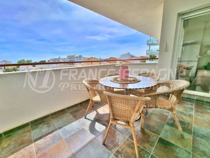 appartement a vendre rosas, 3 pièces et parking 65 m², résidence avec piscine