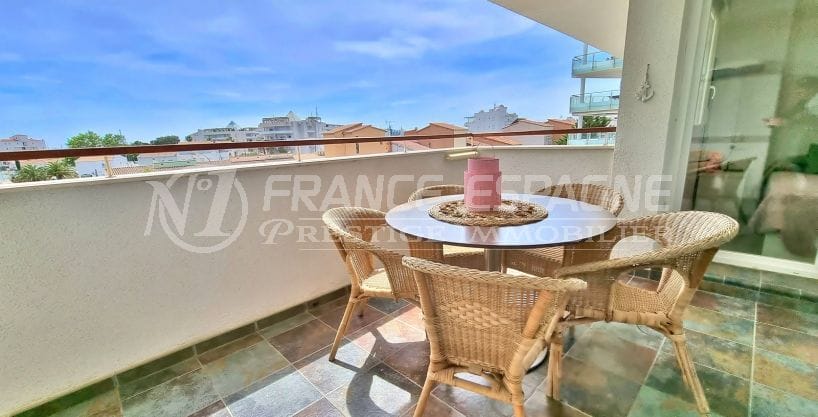 appartement a vendre rosas, 3 pièces et parking 65 m², résidence avec piscine