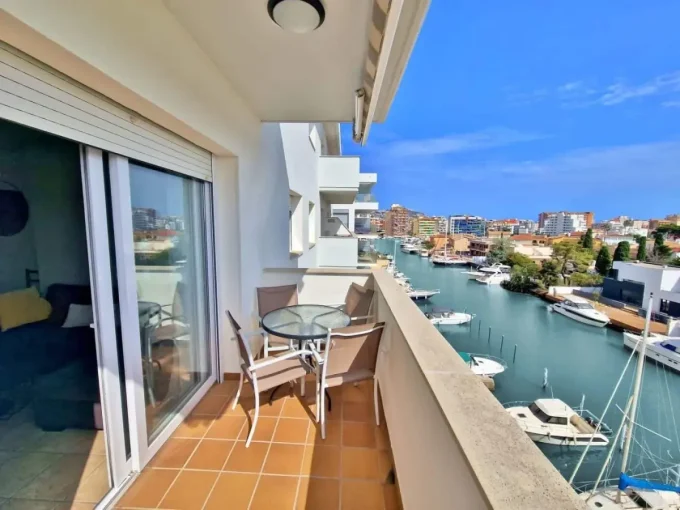 appartement a vendre rosas, 4 pièces vue canal 62 m², à 800m de la plage