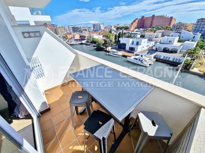 piso en venta rosas, 4 habitaciones 70 m² y parking, orientación sur