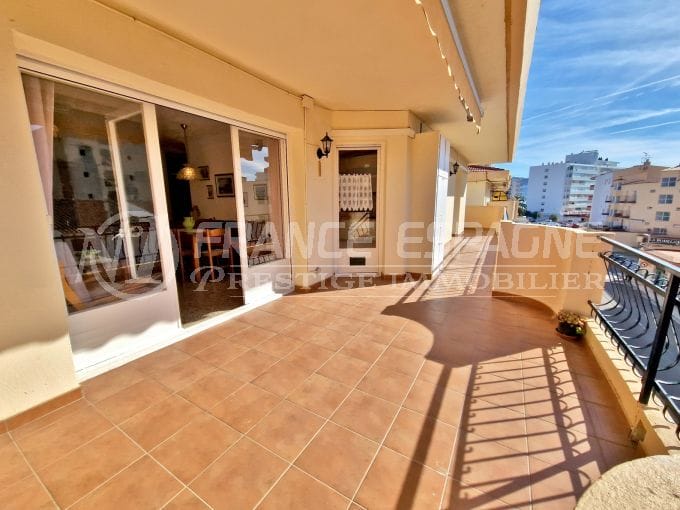 apartment Roses 3 rooms 83 m², covered terrace
