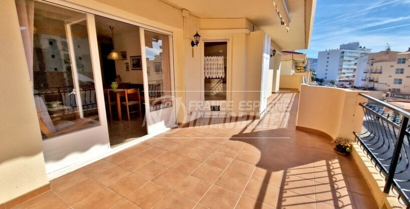 apartment Roses 3 rooms 83 m², covered terrace