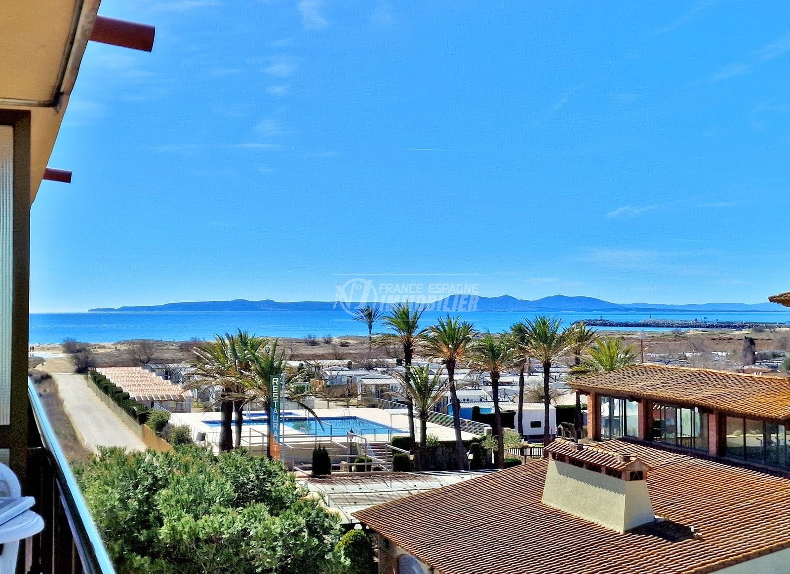 Empuriabrava - Piso con terraza y vistas al mar, parking, playa 250m