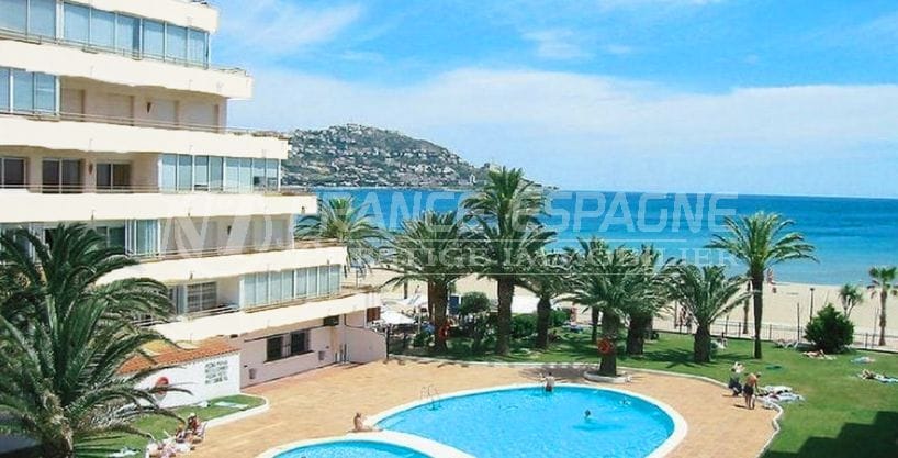 appartement rosas 3 pièces 60 m², résidence avec piscine