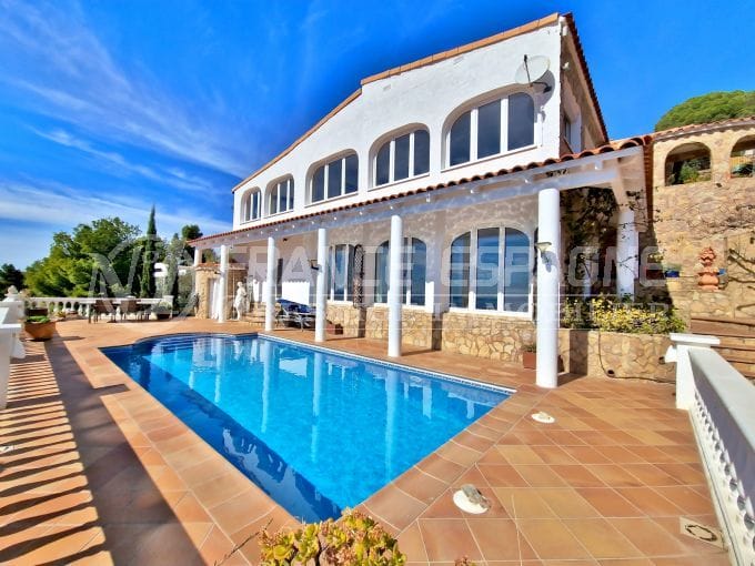 villa sea view roses 7 rooms 298 m², detached villa