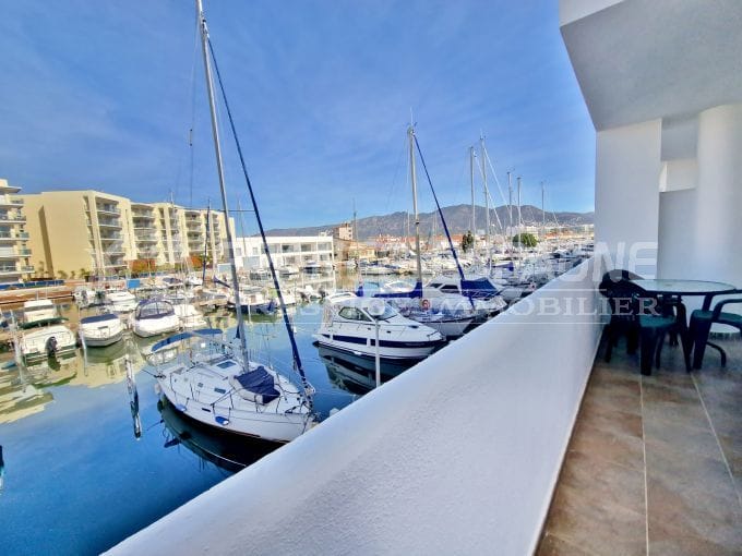 appartement vue canal roses 2 pièces 54 m², vue marina