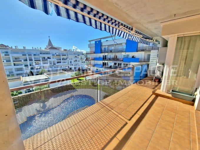 appartement roses 3 pièces 74 m², terrasse vue piscine