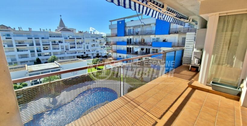 Apartament Roses 3 habitacions 74 m², terrassa amb vistes a la piscina