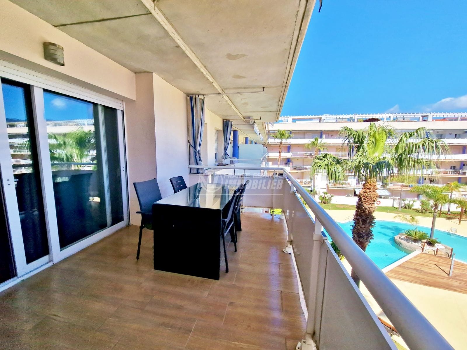 EXCLUSIVE ROSES - 2-BEDROOM APARTMENT, BEAUTIFUL TERRACE, PRIVATE PARKING