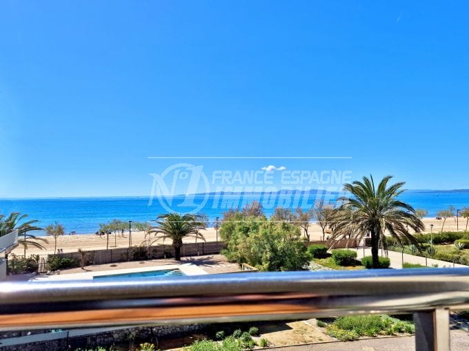 apartment sea view roses 2 rooms 49 m², sea view 1st line