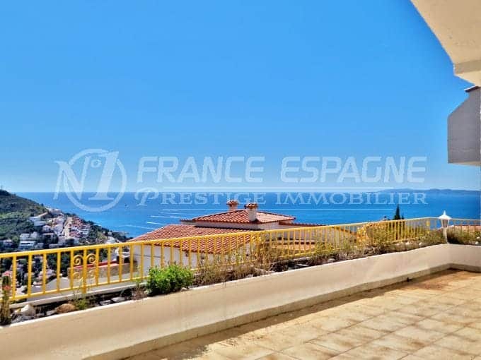 apartment sea view roses 3 rooms 91 m², beautiful sea view