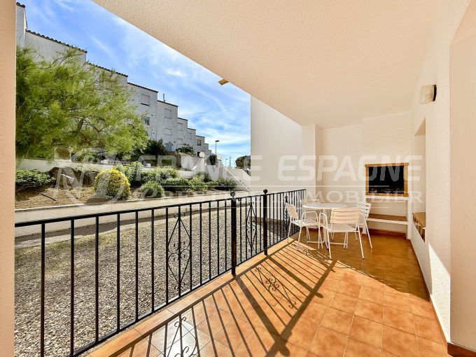 appartement ensoleillé roses 2 pièces 34 m², terrasse couverte