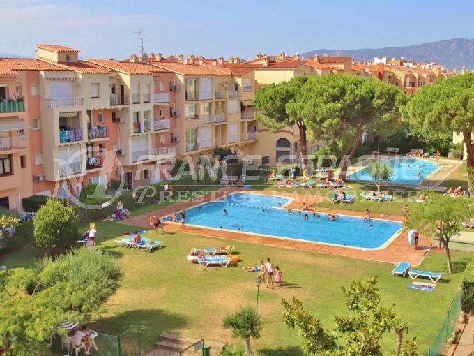 appartement empuriabrava 3pièces 49 m², résidence avec piscines