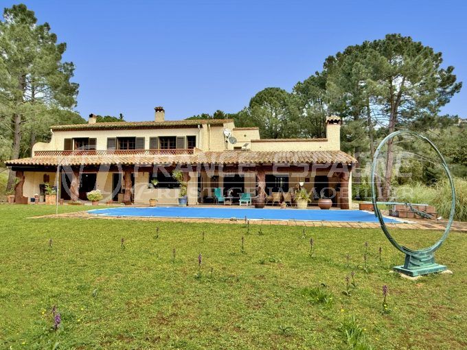 villa de charme darnius 6 pièces 522 m², villa individuelle