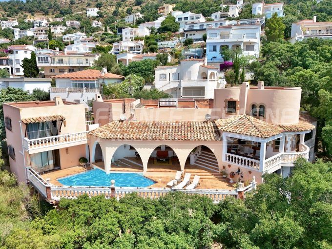villa d'architecte roses 5 pièces 700 m², villa individuelle