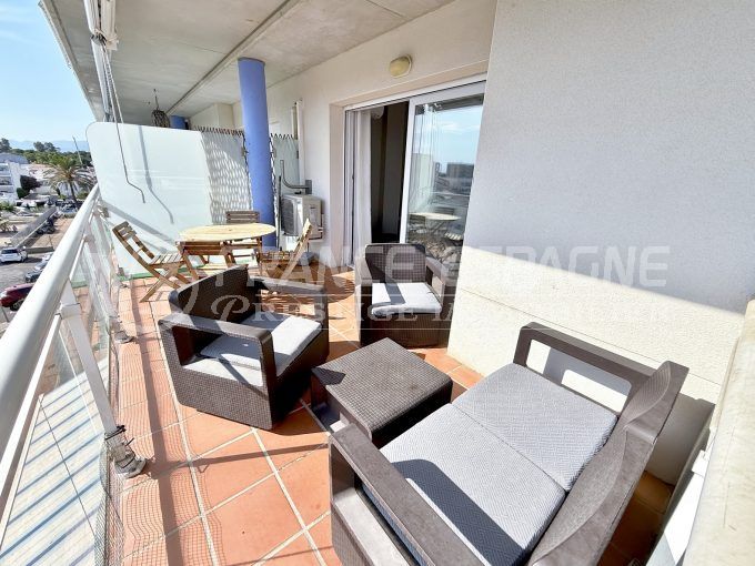 appartement vue marina latérale roses 3 pièces 67 m², terrasse couverte