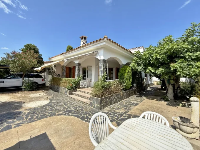 maison plain-pied empuriabrava 4 pièces 135 m², charmante maison