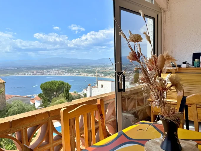studio atico vue mer roses 1 pièce 36 m², véranda vue mer