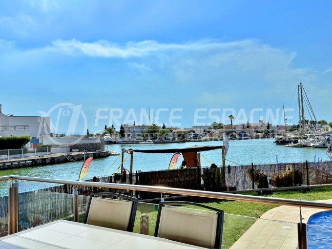 bel appartement vue canal roses 3 pièces 73 m², vue canal
