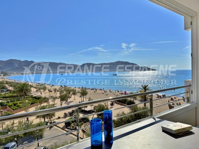 appartement 1ère ligne vue mer roses 3 pièces 67 m², vue mer