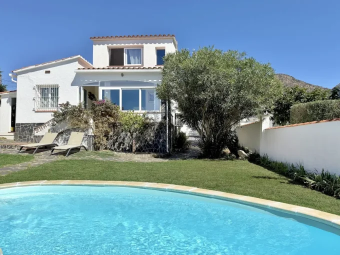 magnifique villa roses 4 pièces 127 m², villa avec piscine